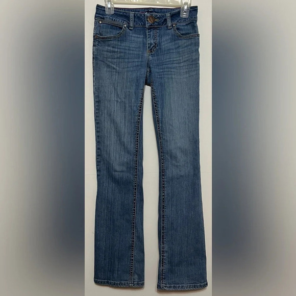 Wrangler Denim - Wrangler Women's Boot Cut Jeans Size 1/2.  B1